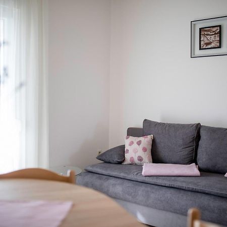 Apartments By The Sea Supetarska Draga - Donja, Rab - 11769 Room photo